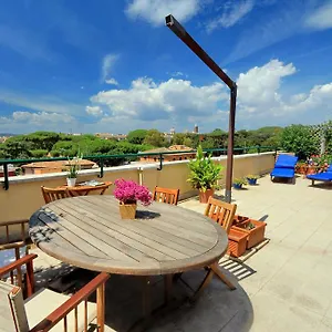 Apartment Mecenate Charme, Rome