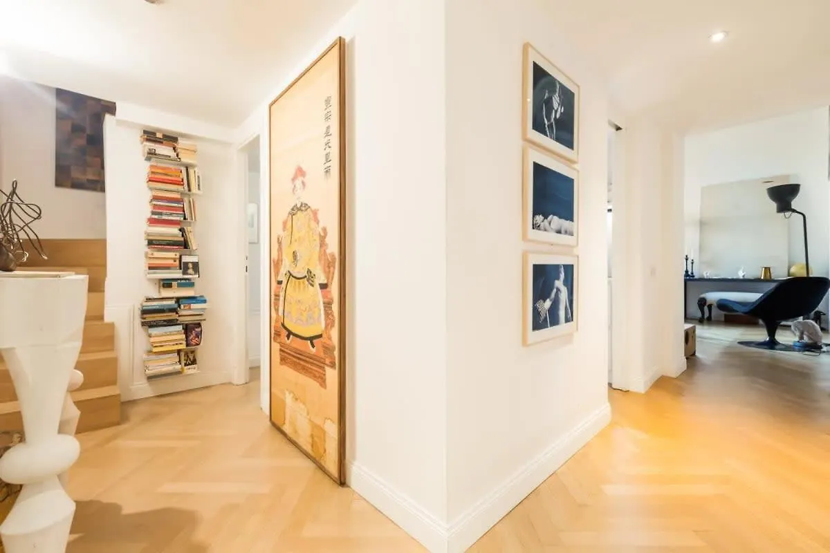 Farnese Enchanting Apartment By Romeloft Italy